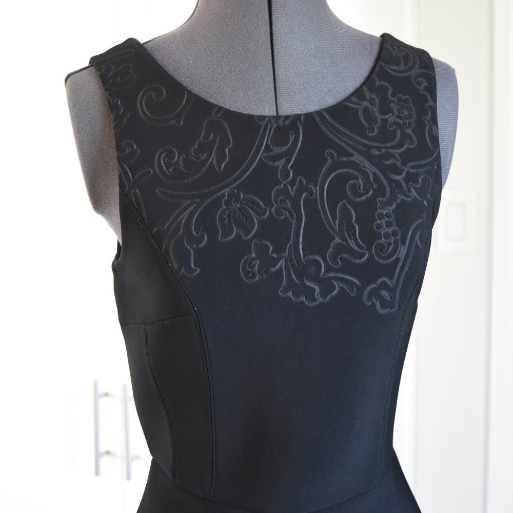 Vera Wang Neoprene Scuba Fit & Flare Black Dress 6 - Picture 4 of 7